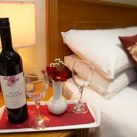 Peacockes فندق 3*