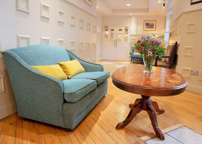 Peacockes 3* Maam Cross