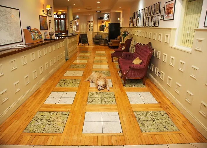 Peacockes 3* Maam Cross