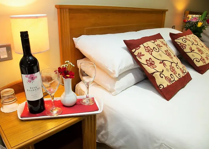 Peacockes 3* Maam Cross